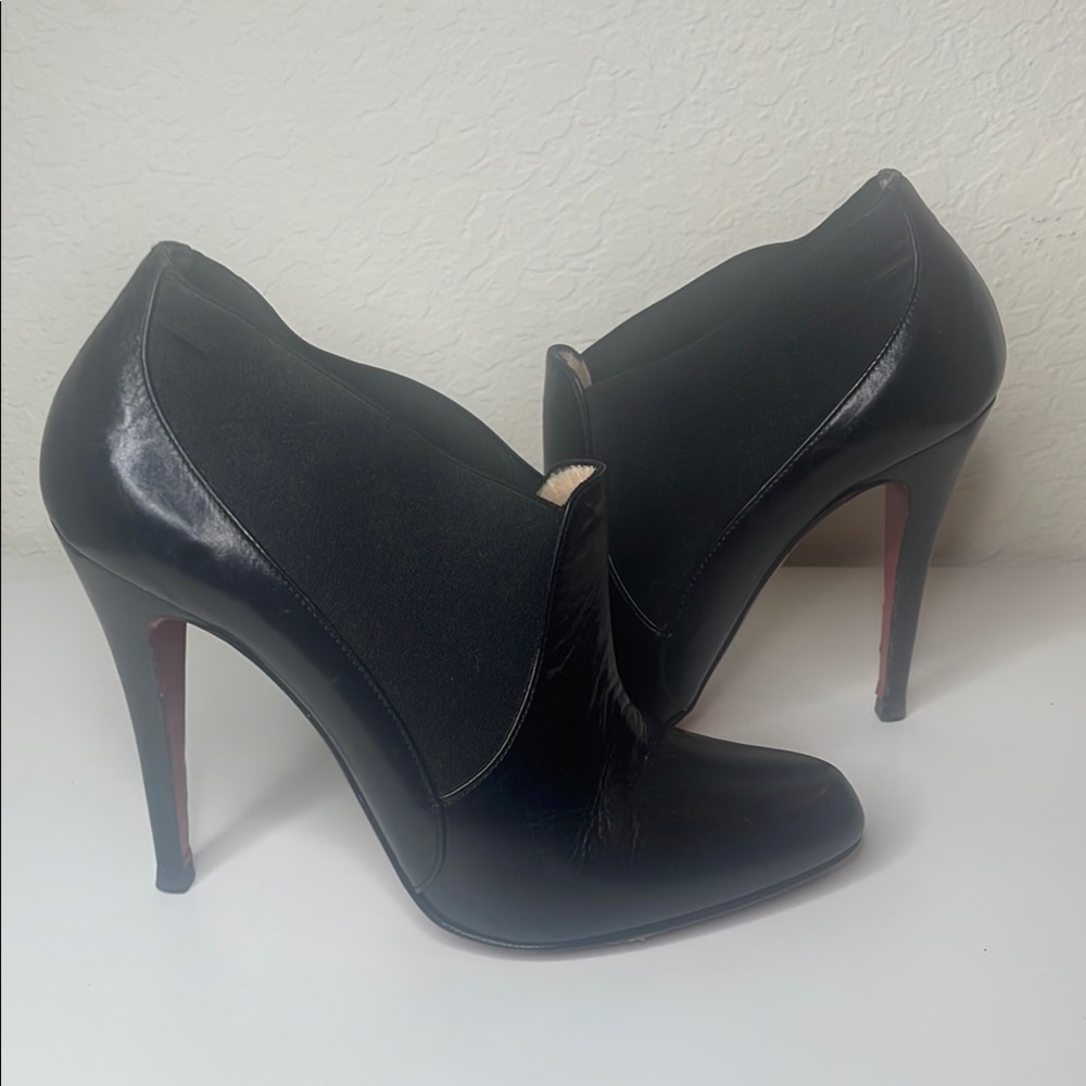 Authentic Christian Louboutin black leather Art Lastic Ankle booties size 38